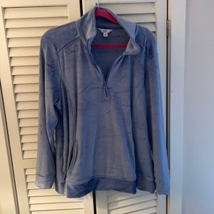 Women’s velour 1/4 zip.